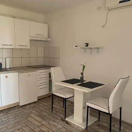 Apartmaji Amitis *